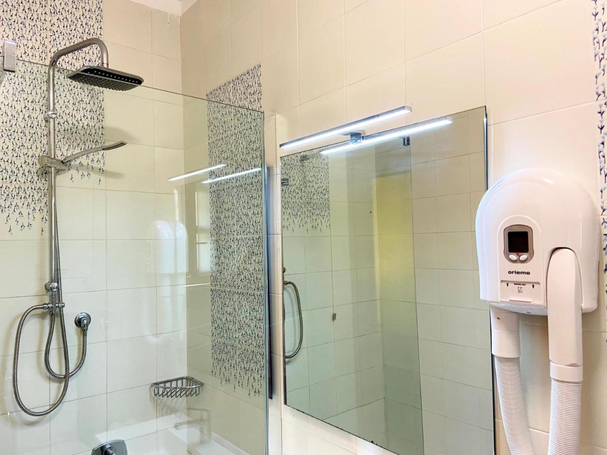 Il Borgo Aparthotel Finale Ligure Bagian luar foto