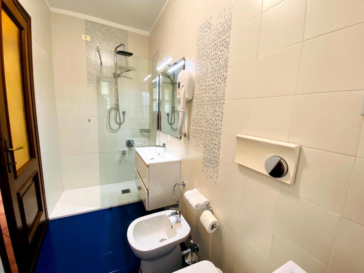 Il Borgo Aparthotel Finale Ligure Bagian luar foto